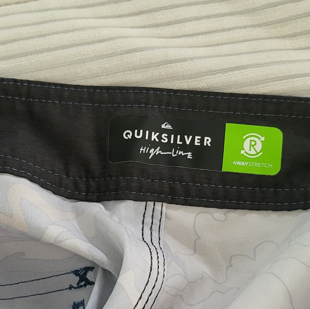 Swim Trunks, Quicksilver High Line, men's size 30 - Picture 4 of 5